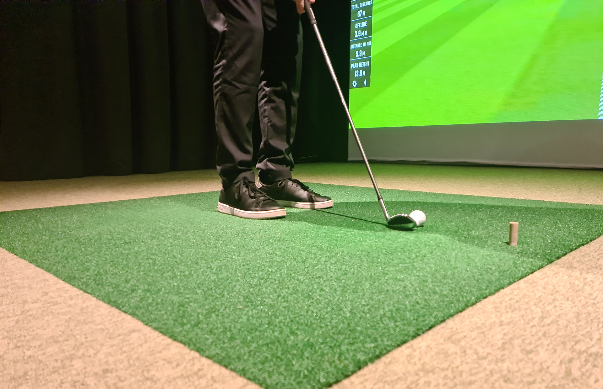 golf simulator at bright flite 